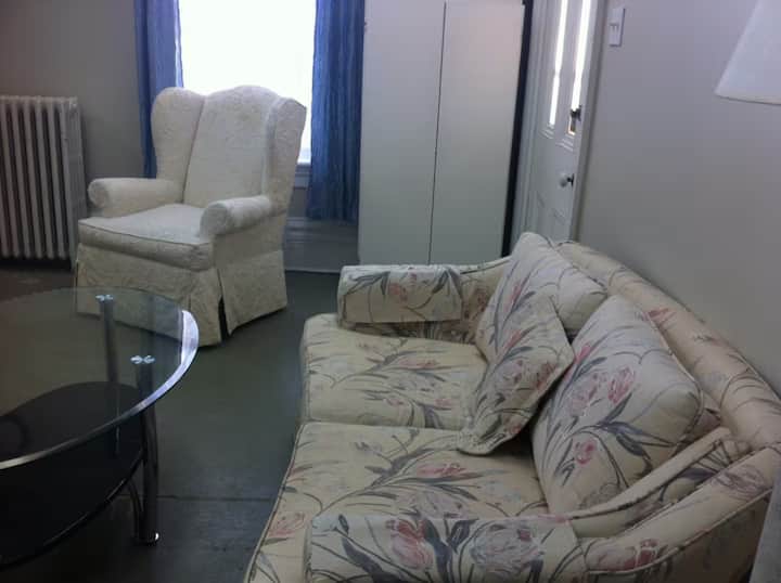 Cozy Studio Suite 1 Bedroom Unit - St. Catharines