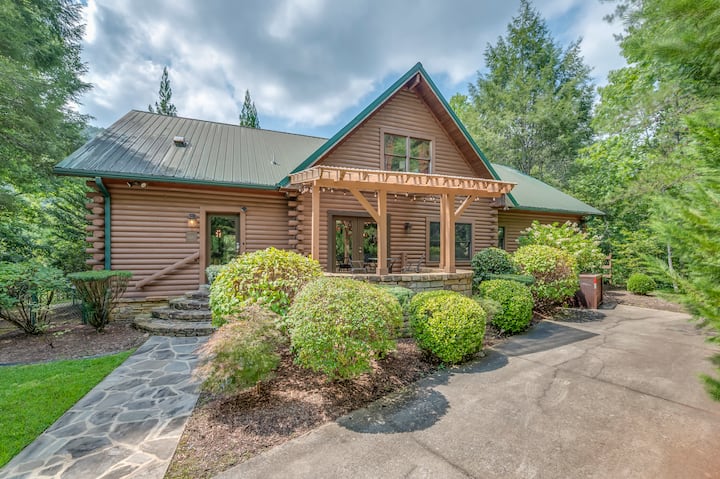 Cozy Lake Lure Cabin / Peaceful Mountain Getaway - Chimney Rock, NC