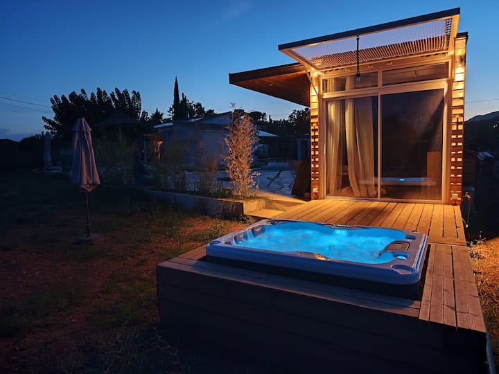 Nuit Atypique Dans Un Container Aménagé & Jacuzzi - Solliès-Pont