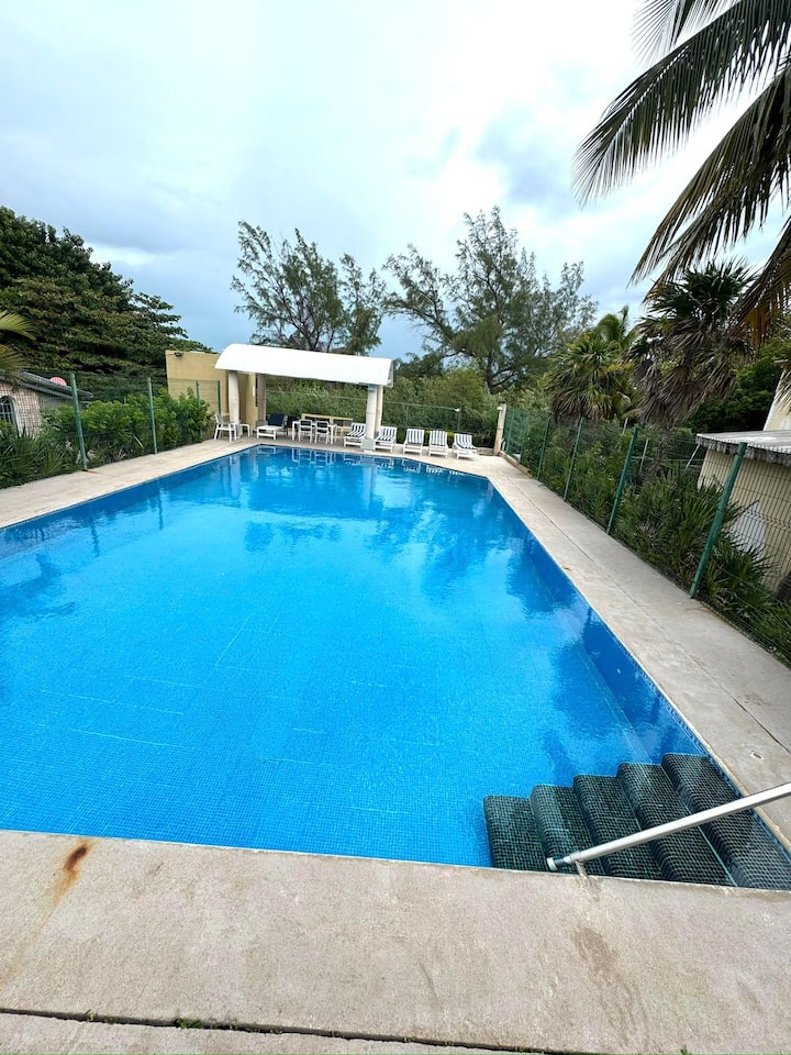 Casa Alado De La Playa Tortugas En Zona Hotelera - Cancún