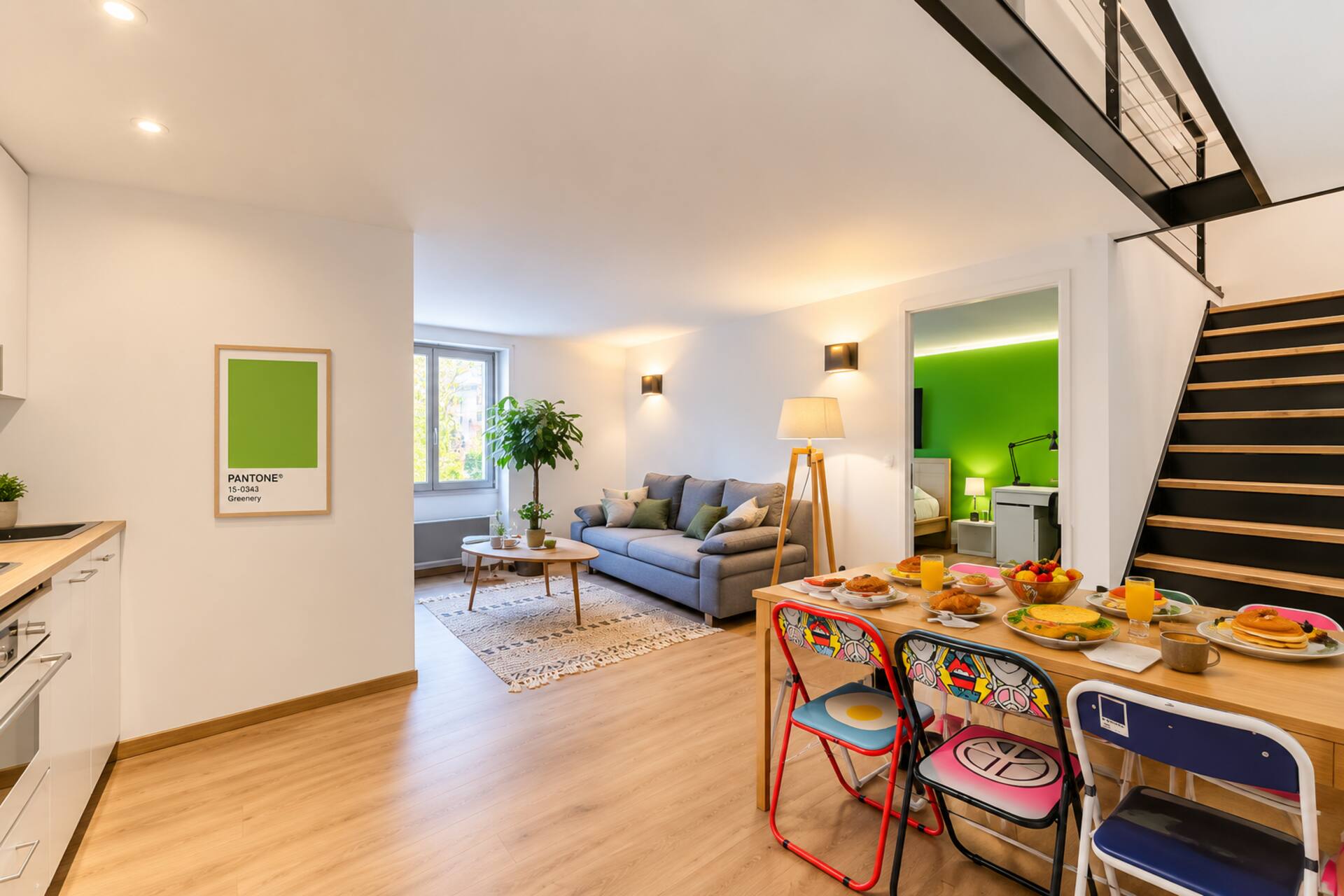 ⛲ Downtown 🛌 3 Bedrooms 🚘 Garage 🎨 The Pantone
