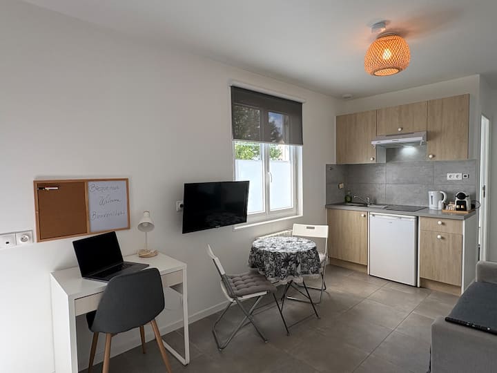Cergy - Grand Studio 28m², Bus 1201 Et Rer A - Cergy