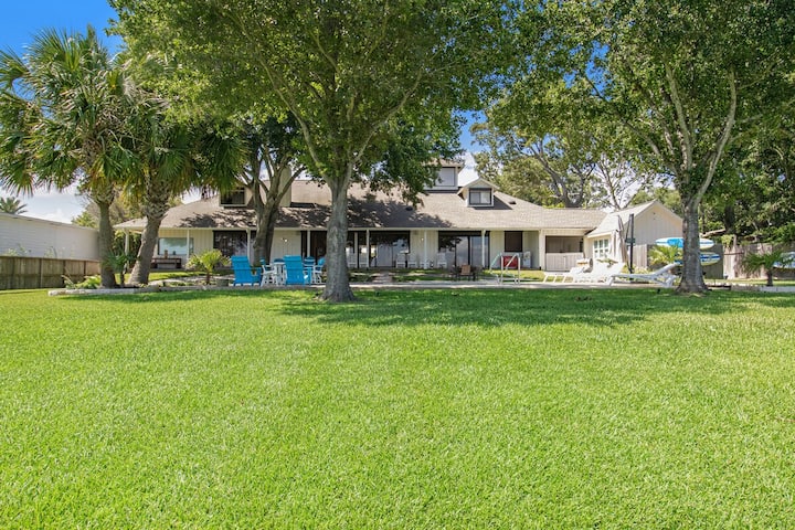 Clear Lake Escape | Pool, Pier & Hot Tub - Seabrook, TX