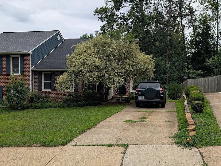 Charming Home Near Downtown Cville W/ Fenced Yard - Charlottesville, VA