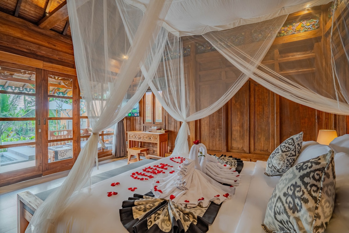 Ubud Villa • Infinity Pool • Rice Field View - Villas for Rent in ...
