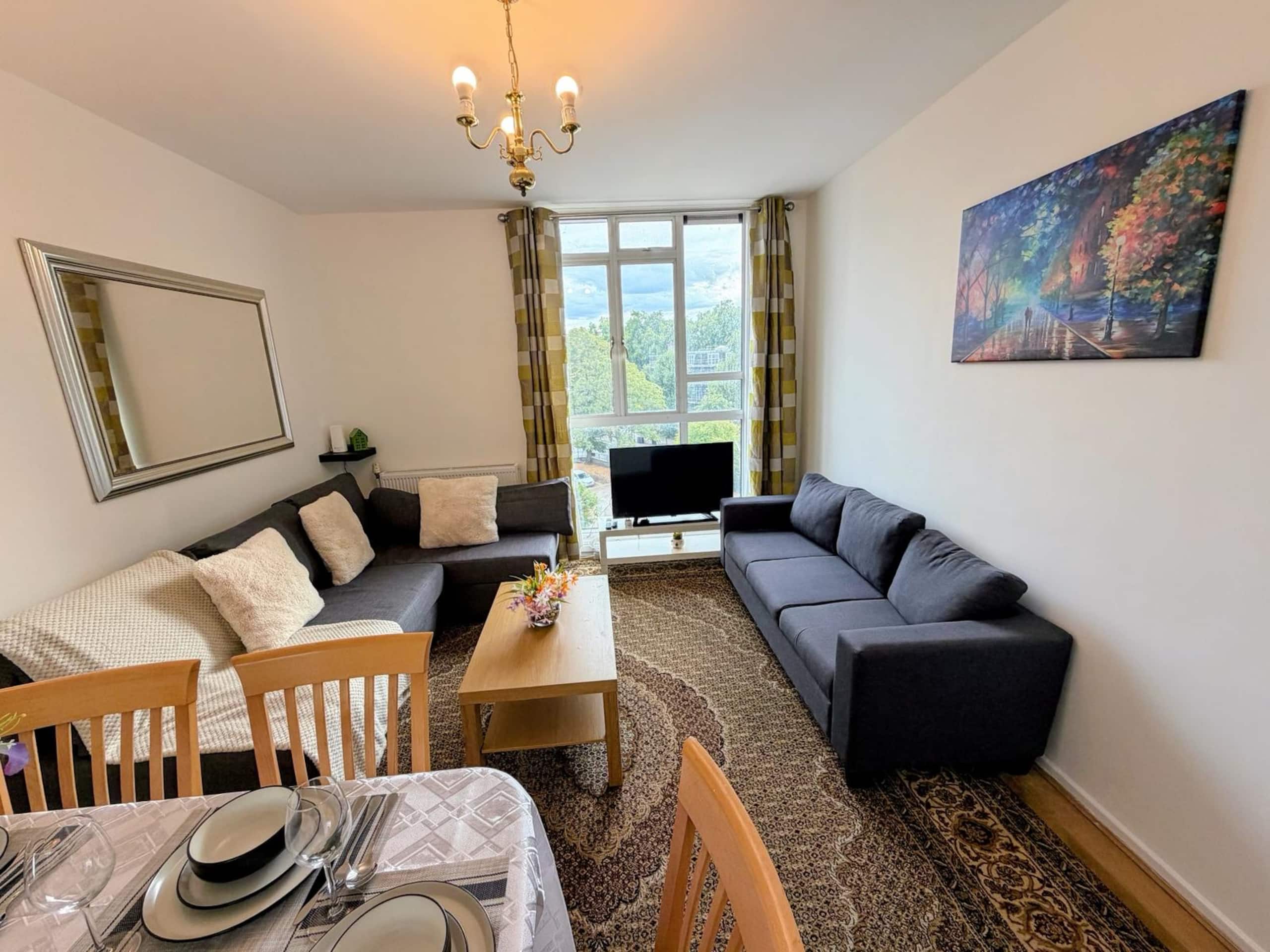 Reading House 44 · Chic 2BR London Apartment Near Transit - Photo 17