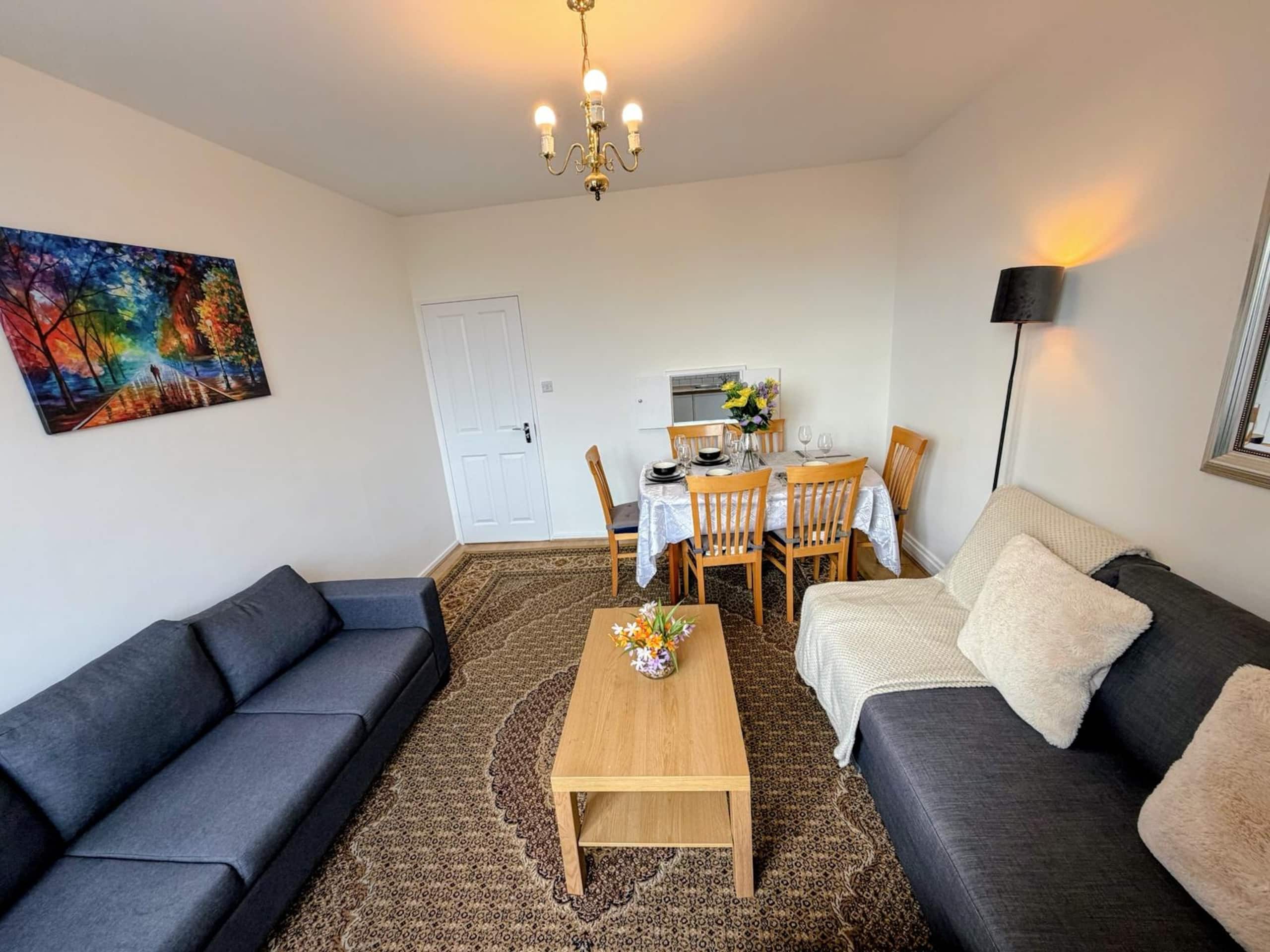 Reading House 44 · Chic 2BR London Apartment Near Transit - Photo 18
