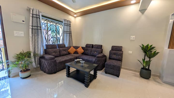 Living room image 2