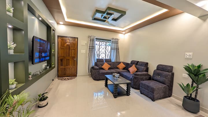 Living room image 6