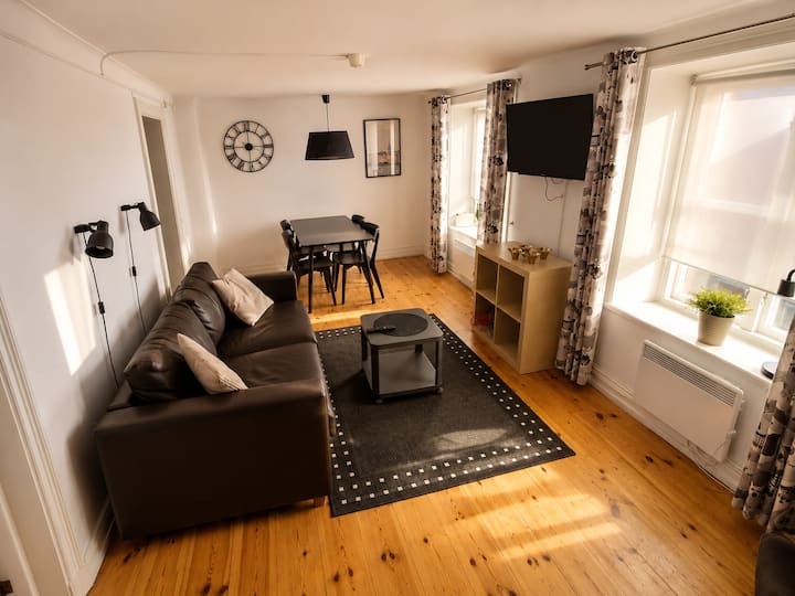 Charming Stay In Old Town - Solna