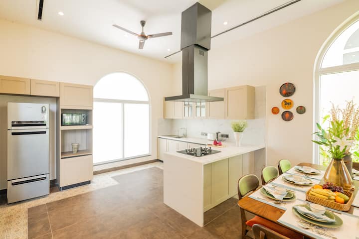Full kitchen image 1