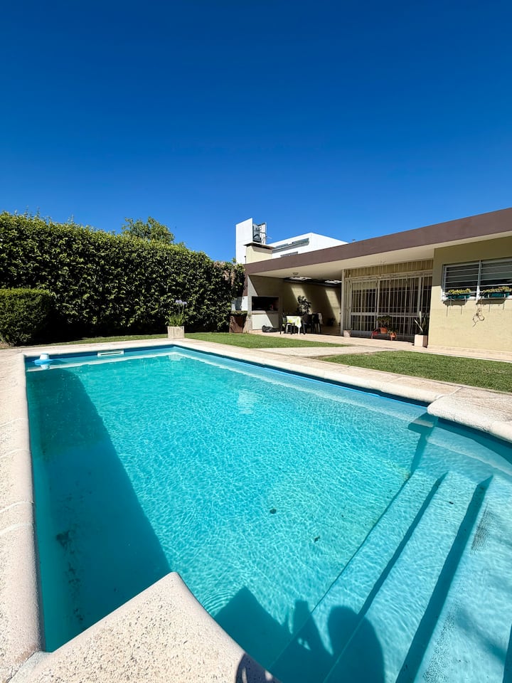 Patio Y Pileta Privados, Tres Habitaciones - Villa Carlos Paz