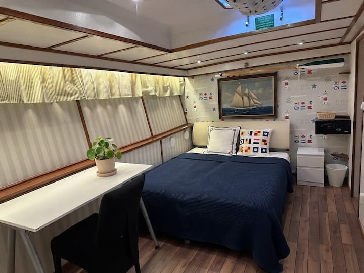 Unik Fartygsidyll M/s Monika  3 Bäddar - Stockholm