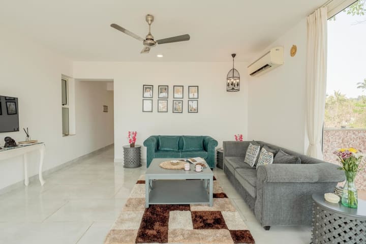 Casa De Nirvana - 3br With Pvt Jacuzzi In Saipem - Goa