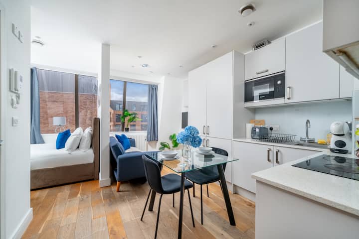 Stylish Feltham Studio Near Station & Shops 70 - Hounslow