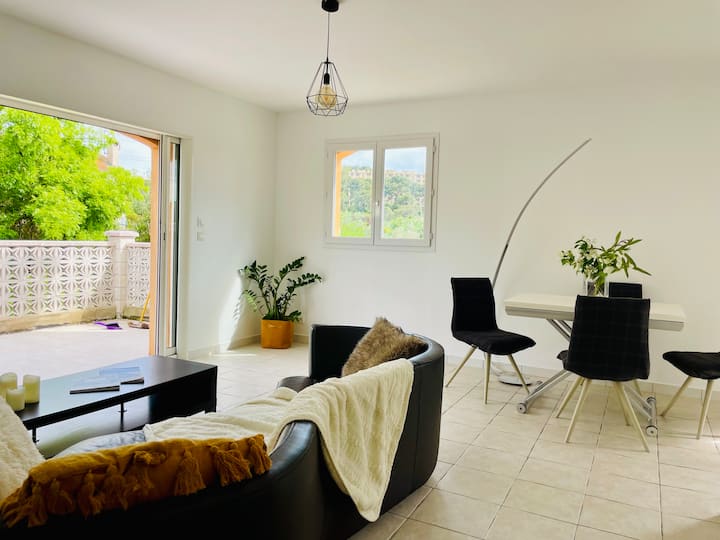 Haut De Villa Indépendant Pour 2 Personnes - Mougins