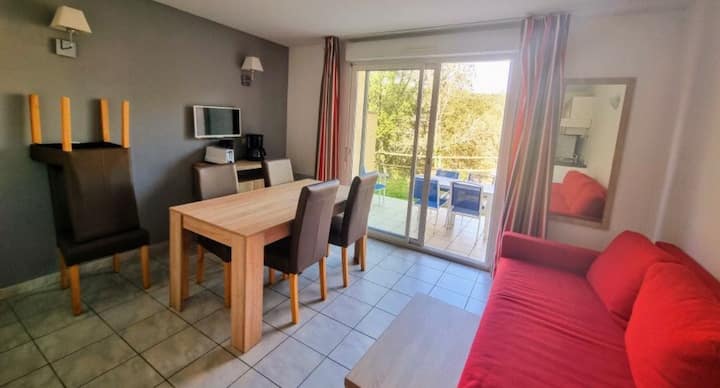 Maison Dans Un Centre De Vacances Très Tranquille. - Salavas