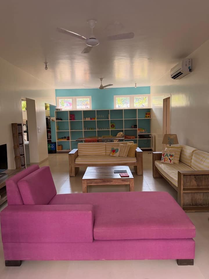 Living room image 21