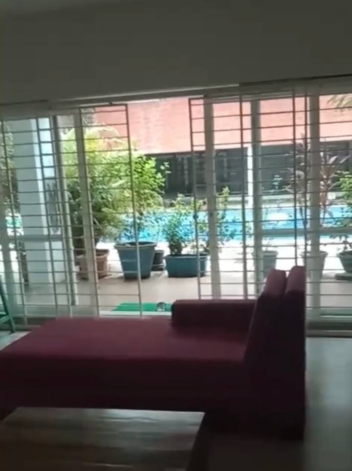 Living room image 13
