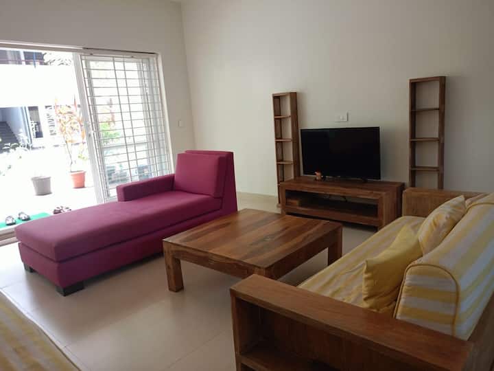 Living room image 14