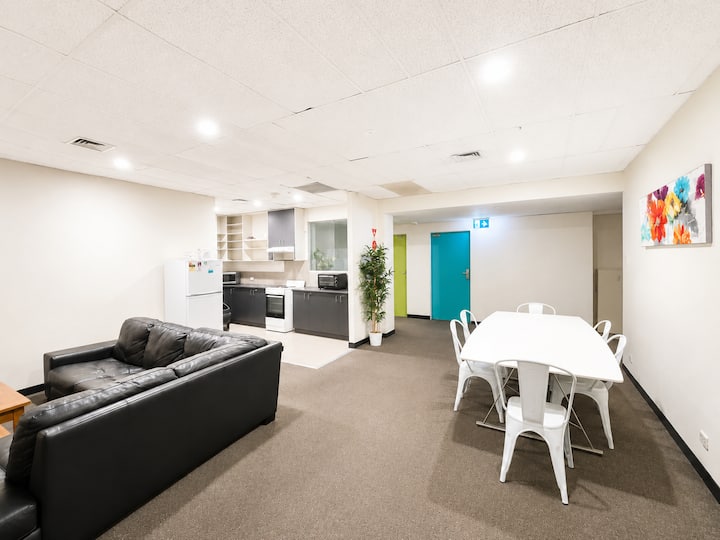 Budget Friendly Room - Within Melbourne's CBD! - Houses for Rent in ...