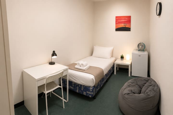 Budget Friendly Room - Within Melbourne's CBD! - Houses for Rent in ...