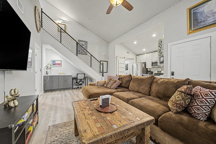 New! 2-bed Condo In Tranquil Chandler Cool Ac - Chandler, AZ