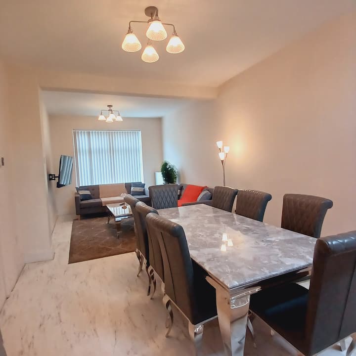 City Centre - Heating - Parking - 4 Large Br - M12 - Mánchester