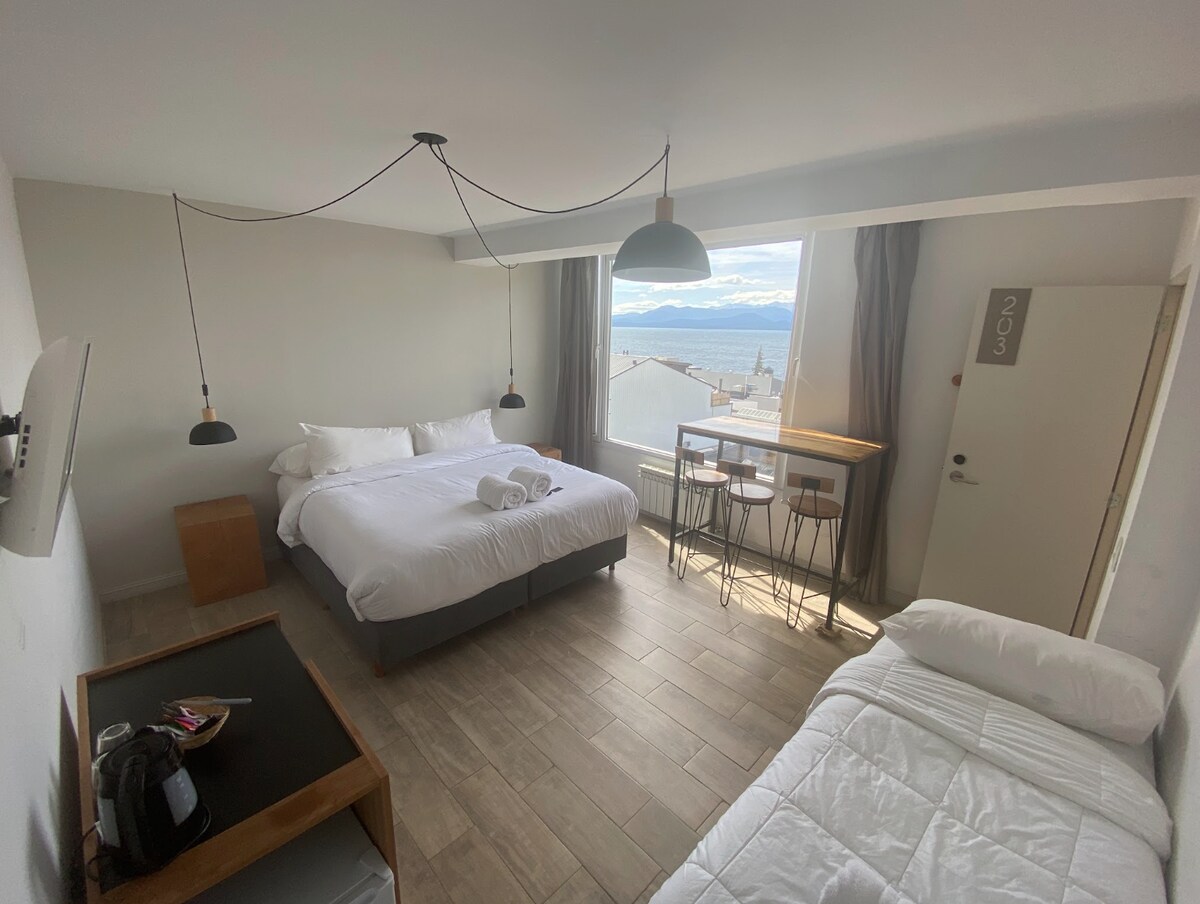 Habitación en Hotel, Hasta 3 Huespedes - Centrico en San Carlos de Bariloche — Sunset