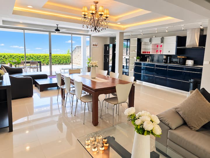 5 Bedroom & Bathroom, Golf View Villa, Near Patong - 푸켓