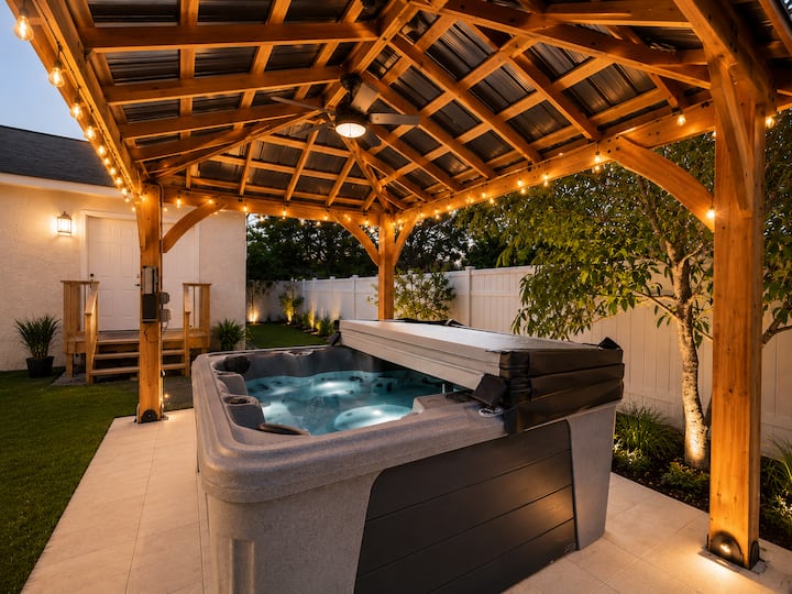 St Pete Clearwater Paradise 7br 4ba Sleep 16 - St. Petersburg, FL