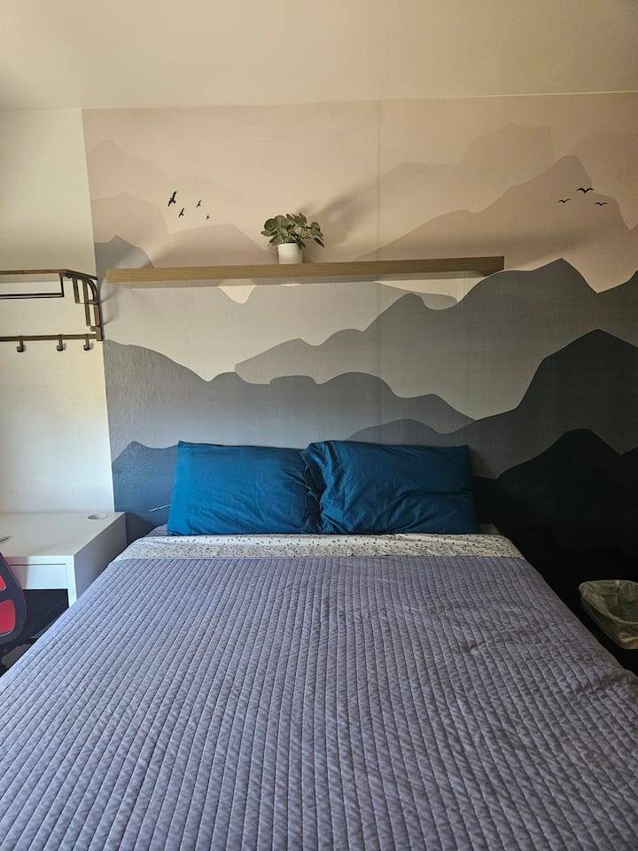 Unique Queen Bed - Ski Work Remote And Live - Sandy, UT