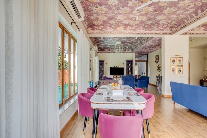 Dining area image 2