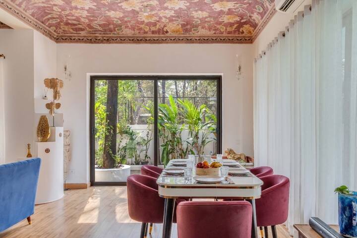 Dining area image 1