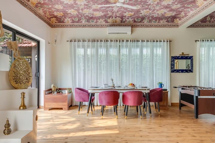 Dining area image 3