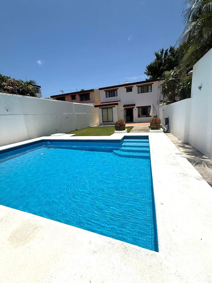 Casa Grande Con Alberca Y Asador - Cancún