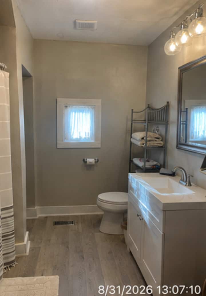 Economy Apartment In A Duplex Near Downtown - Savannah, GA