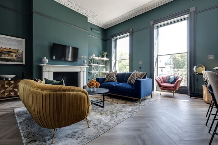 Amazing Decor And Views In The Heart Of Cheltenham - Cheltenham