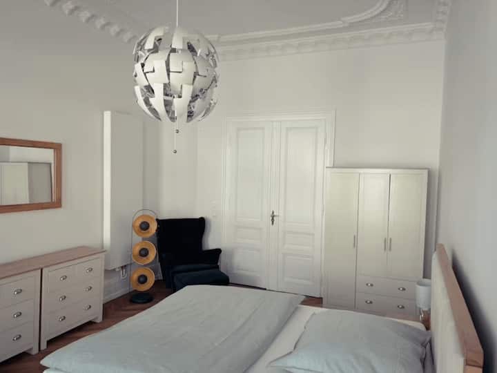 Spacious 3 Bedroom Flat Near Willy-brandt-platz - Francoforte sul Meno, Germania