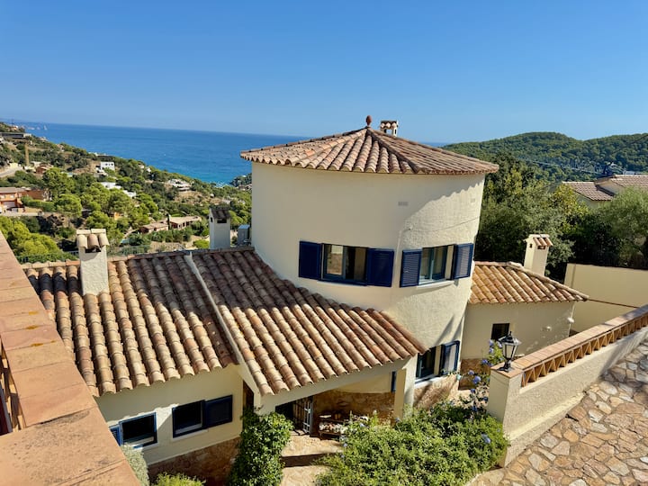 Can Oleander Overlooking Sa Riera - Costa Brava, Spain