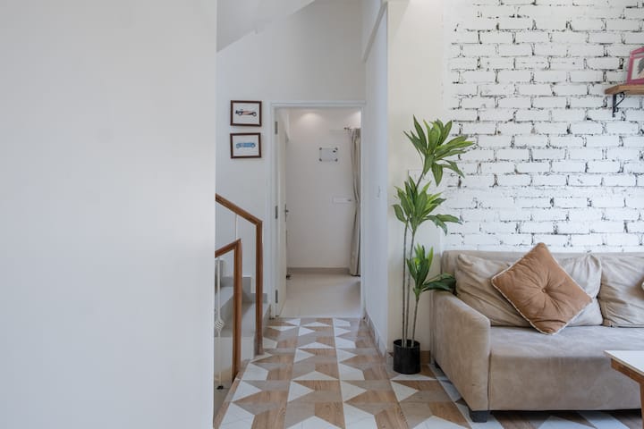 Living room image 7