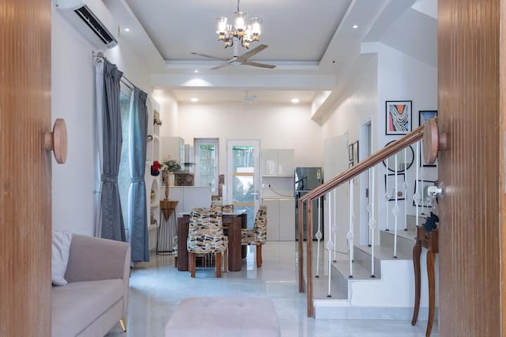 Living room image 11