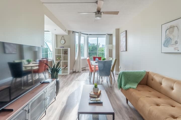 One Bed Waterfront Condo With Gym, Sauna And Pool - Halifax, NS, Canada