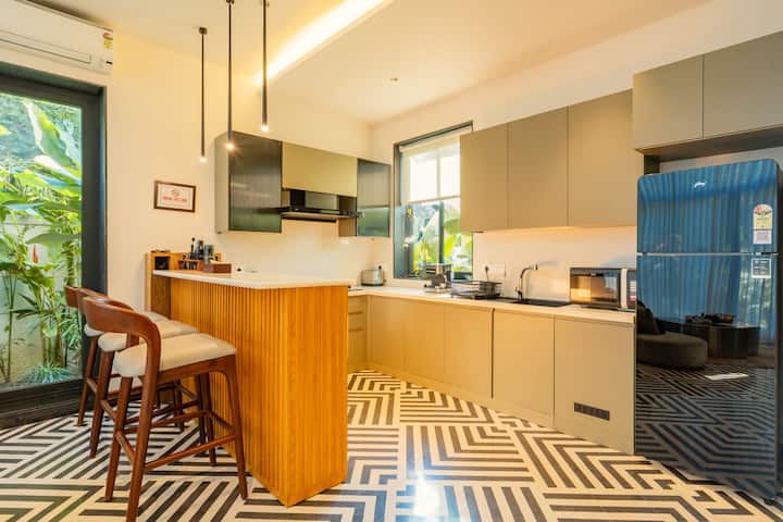 Full kitchen image 1