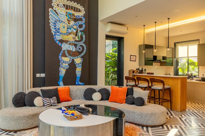 Living room image 7