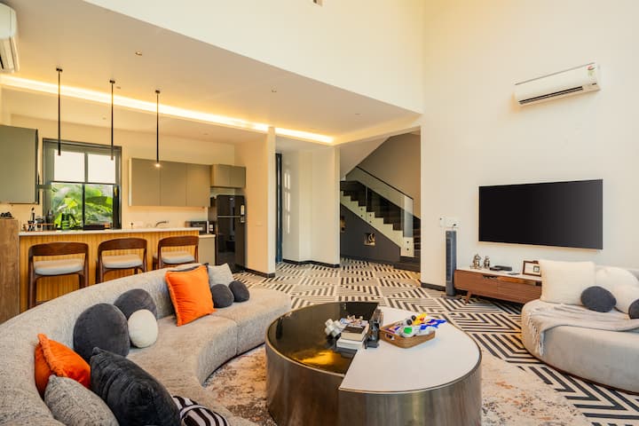 Living room image 5