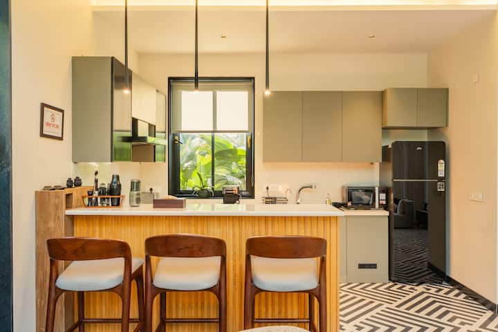 Full kitchen image 2