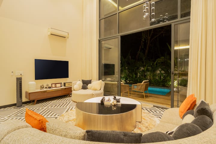 Living room image 2