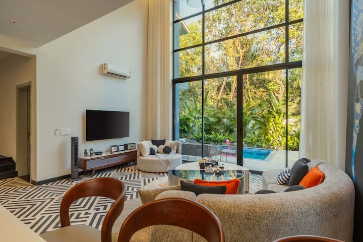 Living room image 6