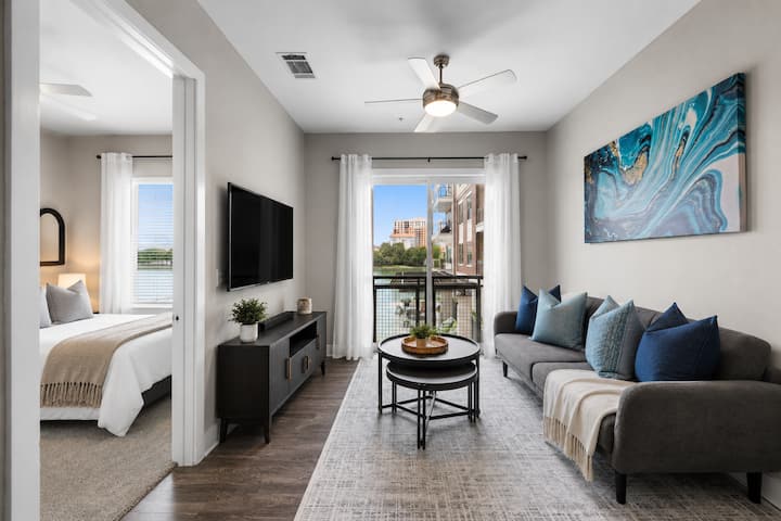 Lakeview 1br Retreat | Pool & Scenic Views - Irving, TX